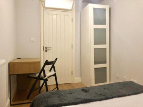 Cosy 3-Bed Apartment in London